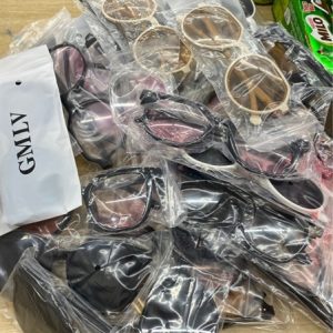 Kính thời Trang cao cấp kèm túi da - cái